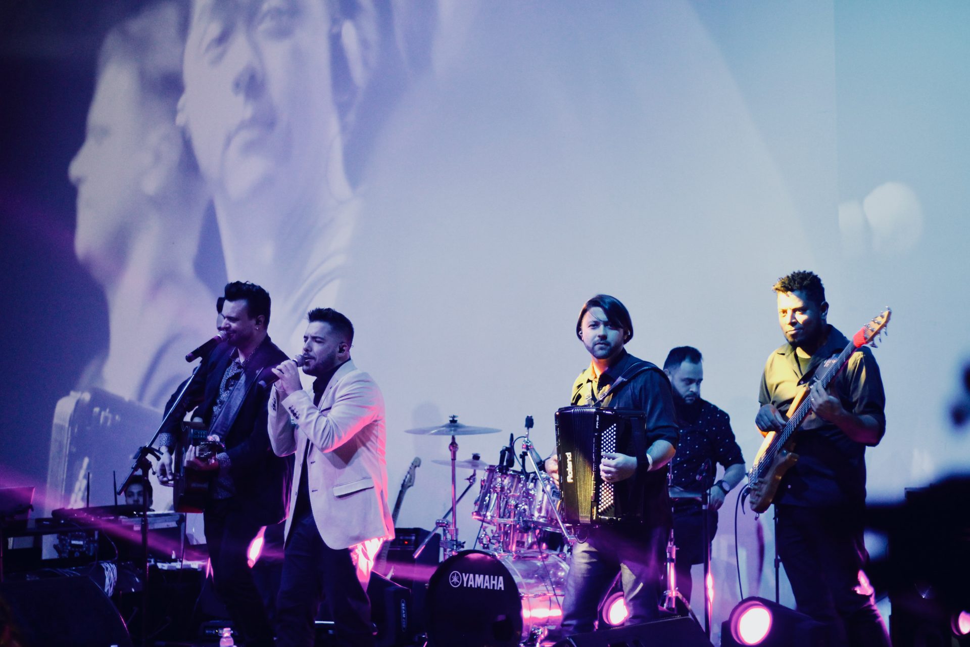 Thiago Melo & Amorim ao vivo
